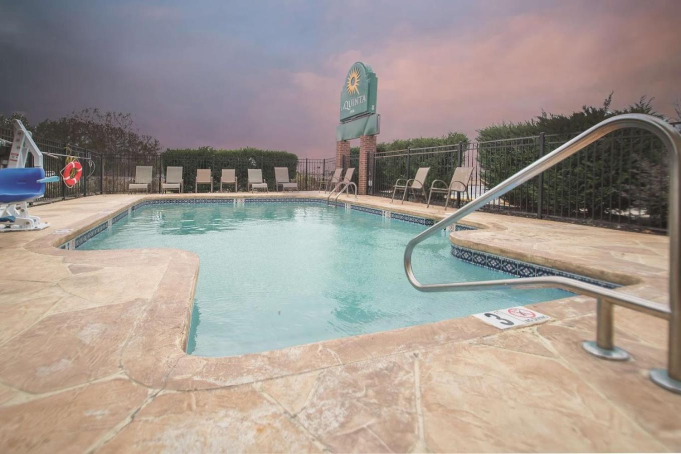 La Quinta Inn By Wyndham Calhoun South I-75 Екстер'єр фото