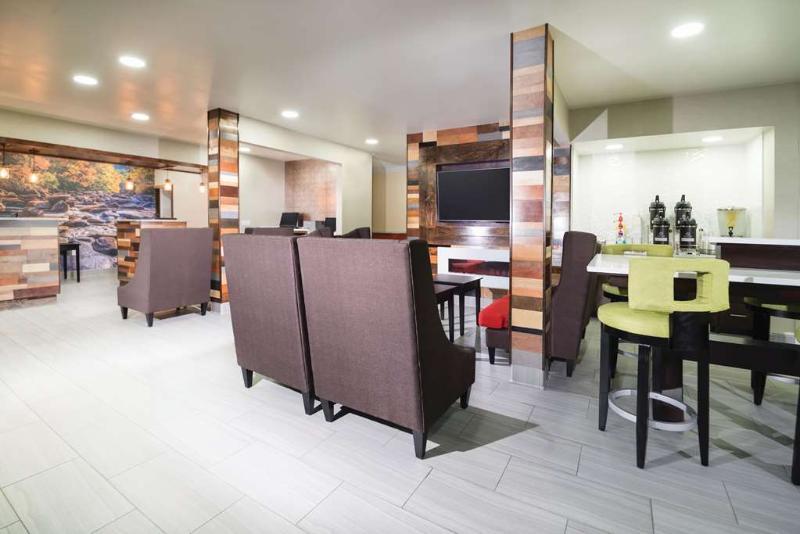 La Quinta Inn By Wyndham Calhoun South I-75 Екстер'єр фото